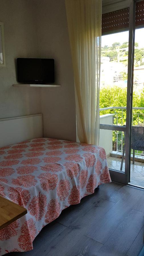 Hotel Enrico Alassio Esterno foto