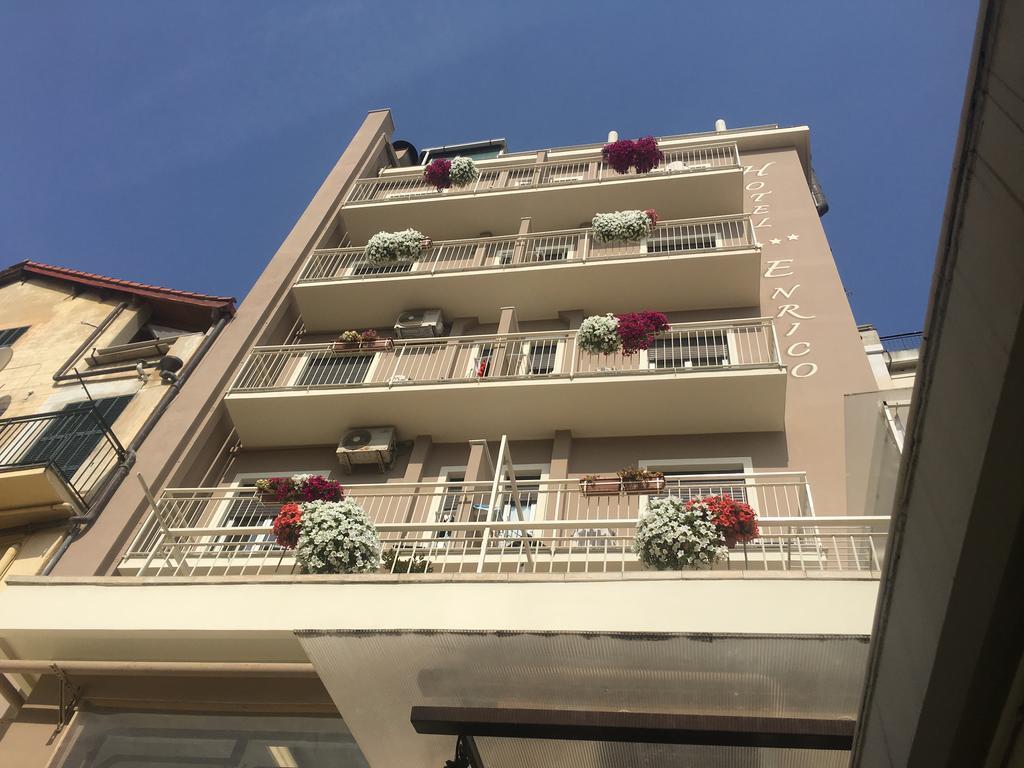 Hotel Enrico Alassio Esterno foto
